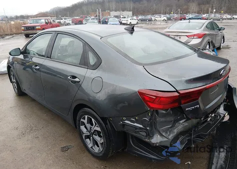 2021 Kia Forte Lxs z USA, uszkodzony, nr VIN 3KPF24AD7ME381453